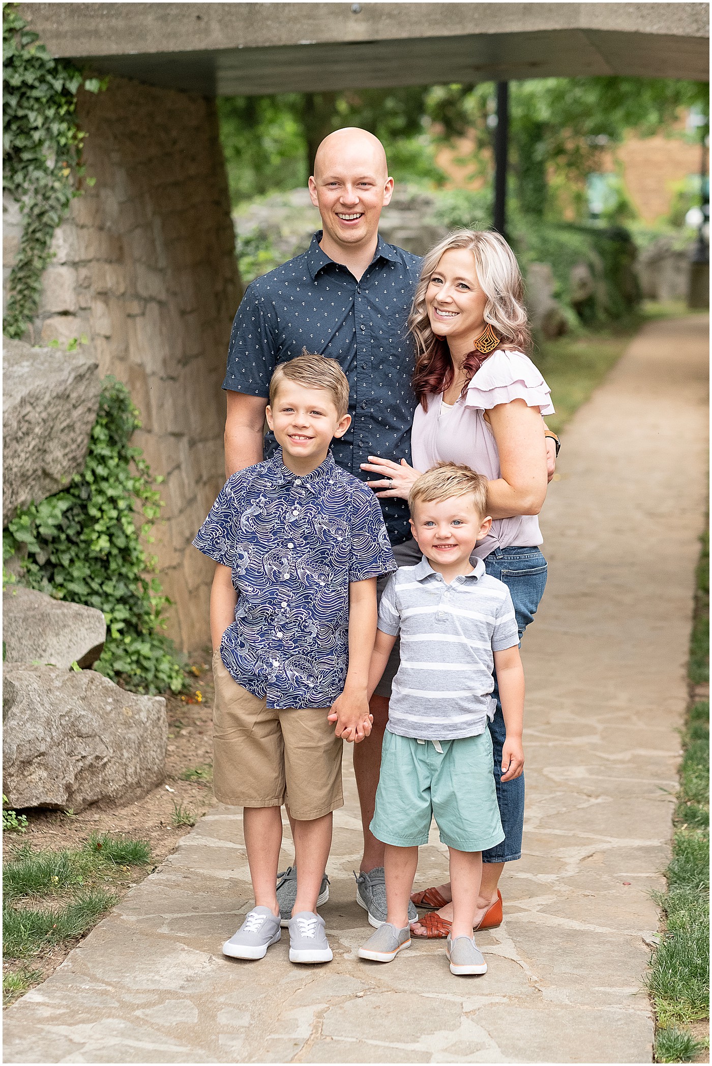 portraits of a fun family in Bowling Green, KY