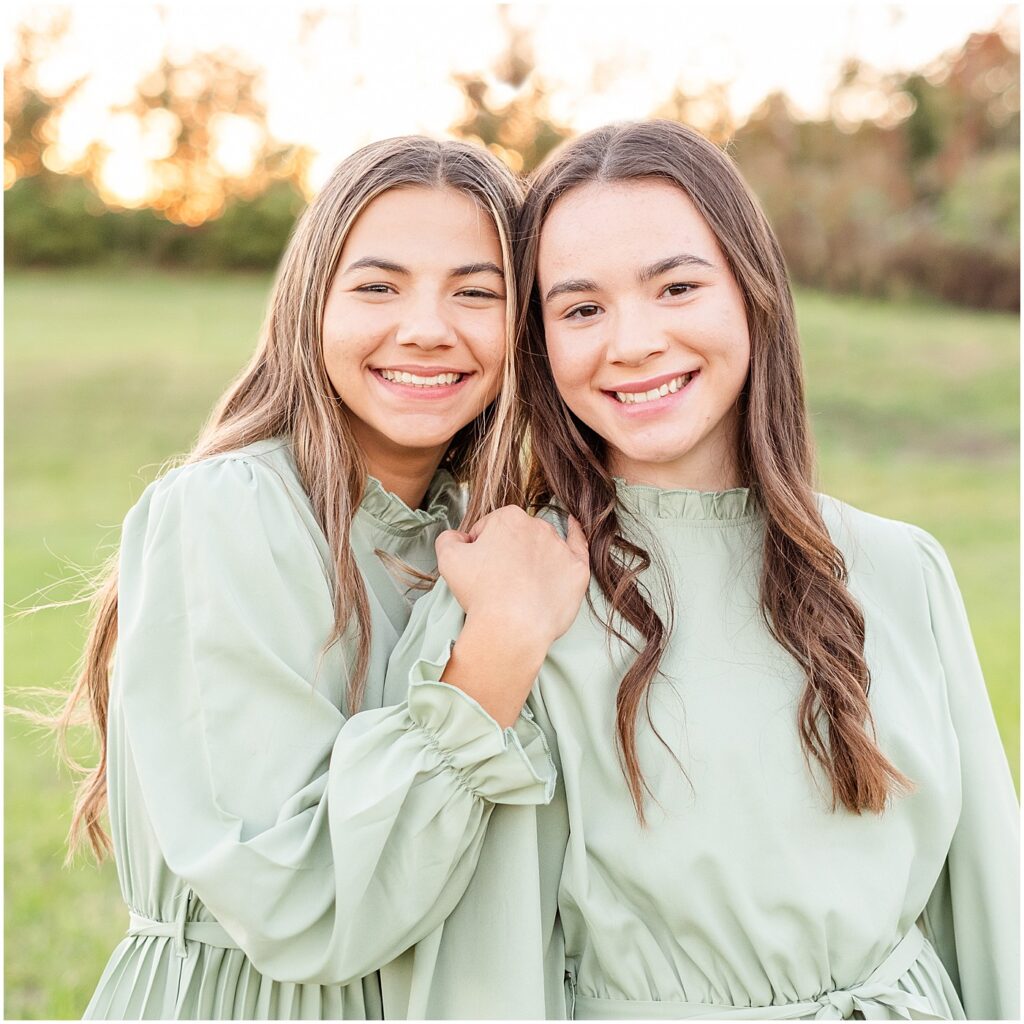 sisters during family photos in kentucky